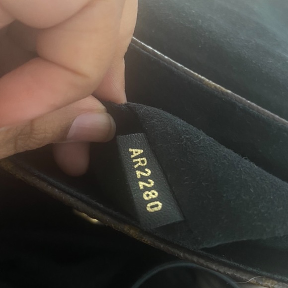 LOCKY BB LV - Picture 8 of 12